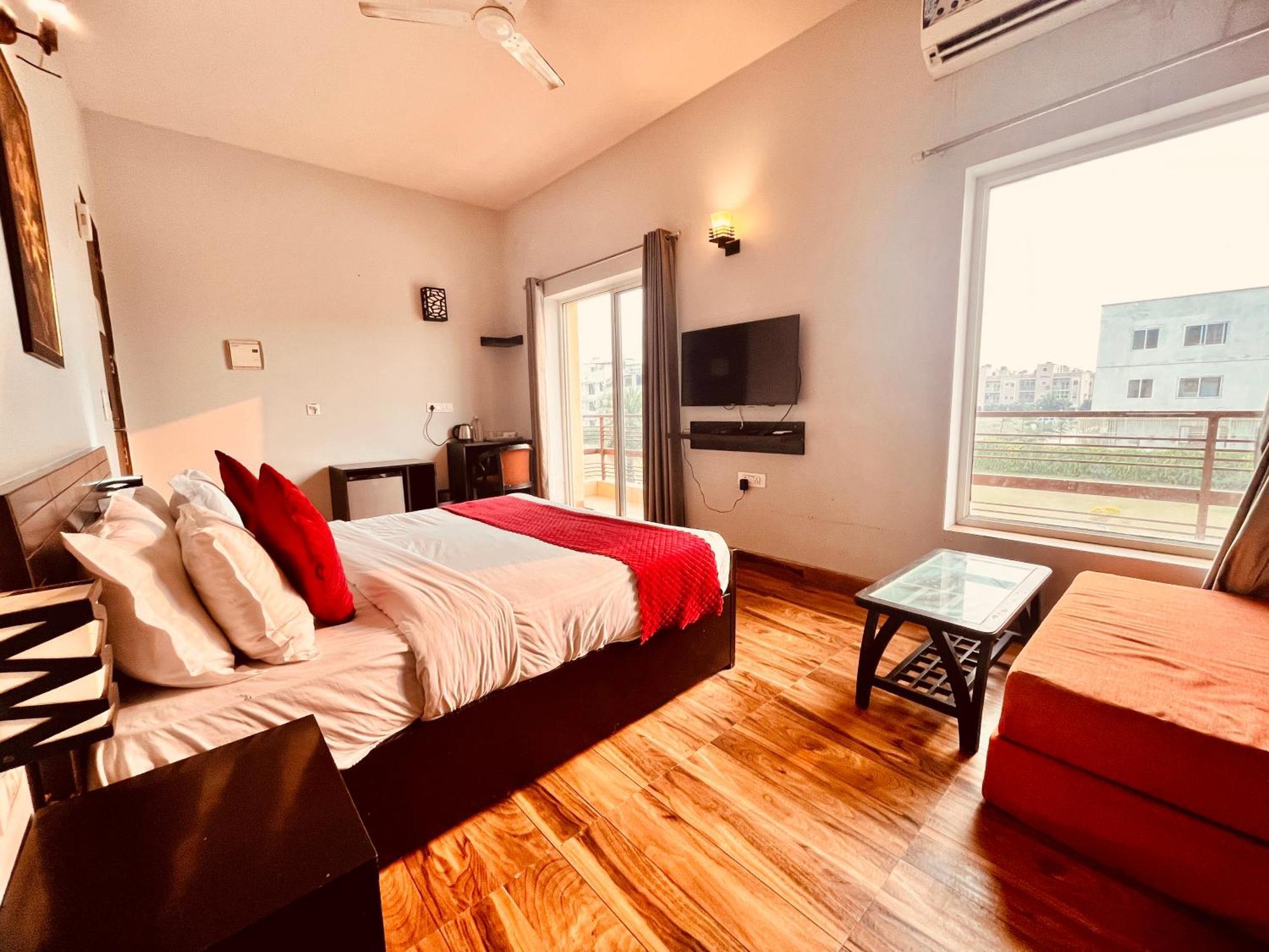 Pearl Grand Boutique Cottage In Omaxe Anandam Vrindavan - #Premium Ac Rooms With Balcony #Big Parking #Lift #Garden #Peaceful Area #Near Prem Mandir #Property Of The Year #Most Awarded Exterior foto
