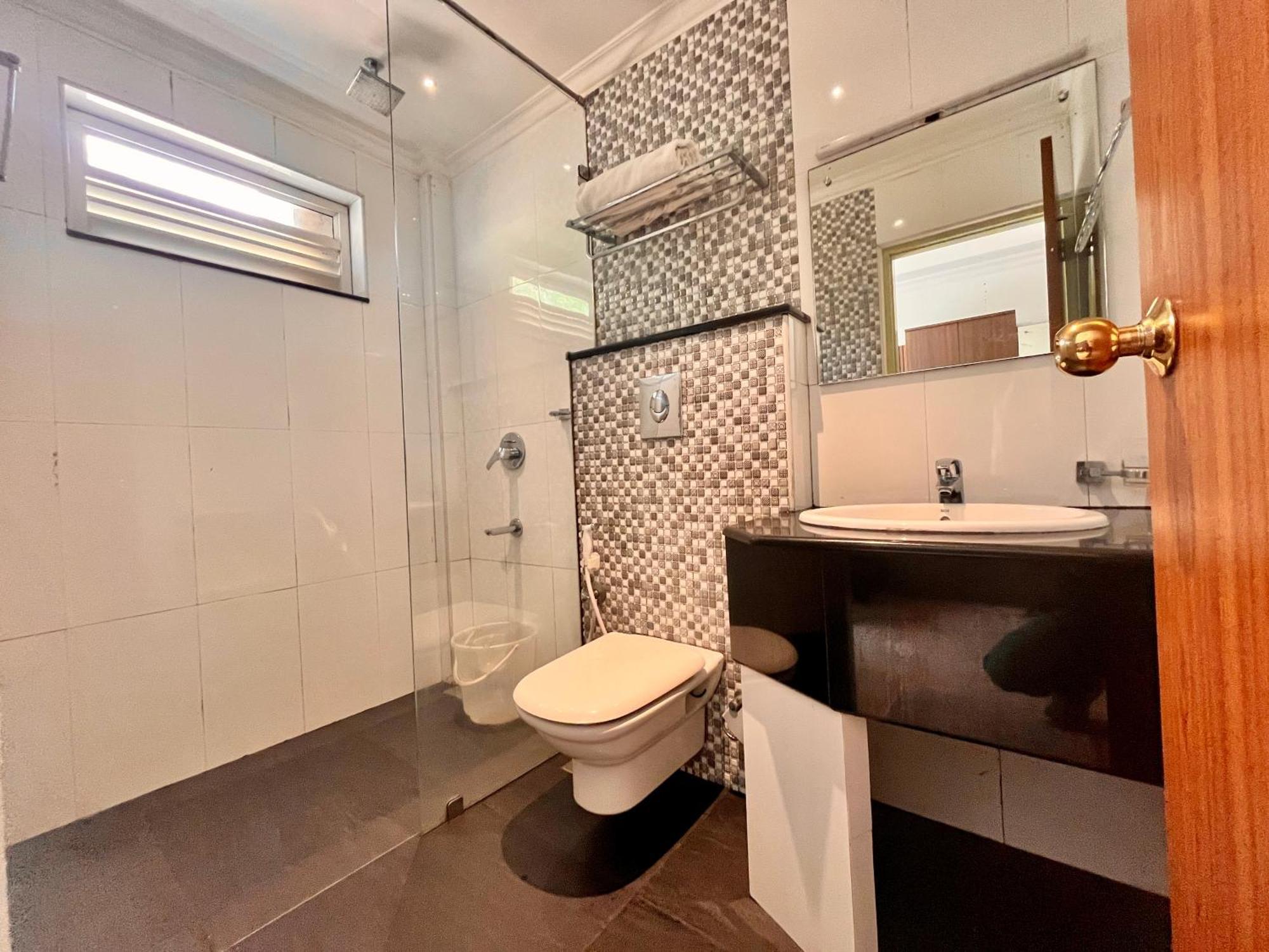 Pearl Grand Boutique Cottage In Omaxe Anandam Vrindavan - #Premium Ac Rooms With Balcony #Big Parking #Lift #Garden #Peaceful Area #Near Prem Mandir #Property Of The Year #Most Awarded Exterior foto