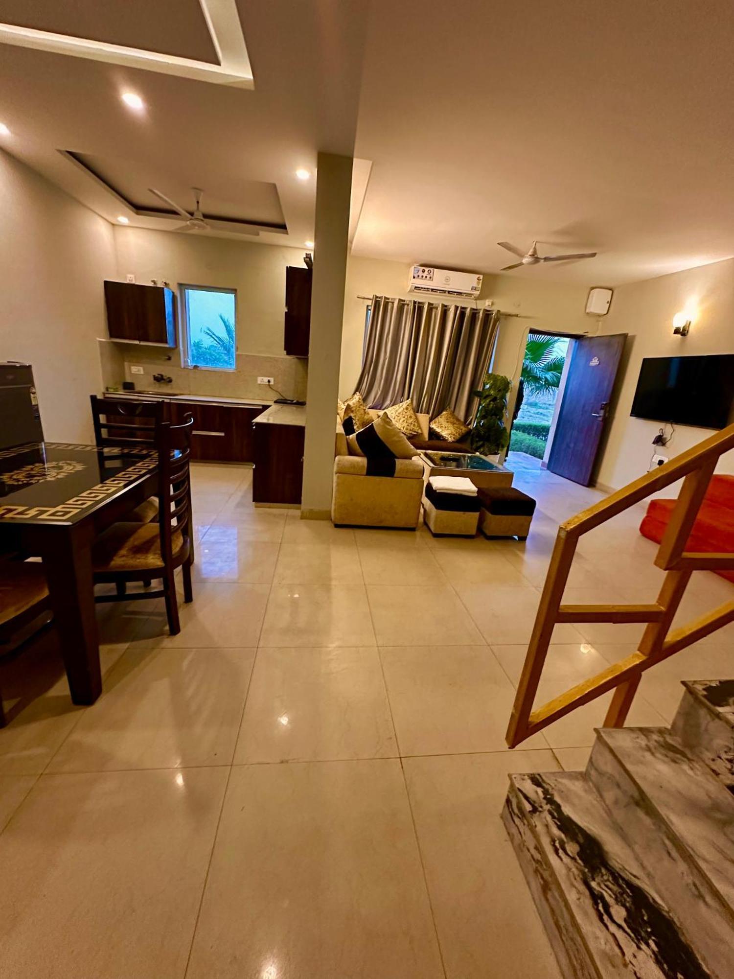 Pearl Grand Boutique Cottage In Omaxe Anandam Vrindavan - #Premium Ac Rooms With Balcony #Big Parking #Lift #Garden #Peaceful Area #Near Prem Mandir #Property Of The Year #Most Awarded Exterior foto